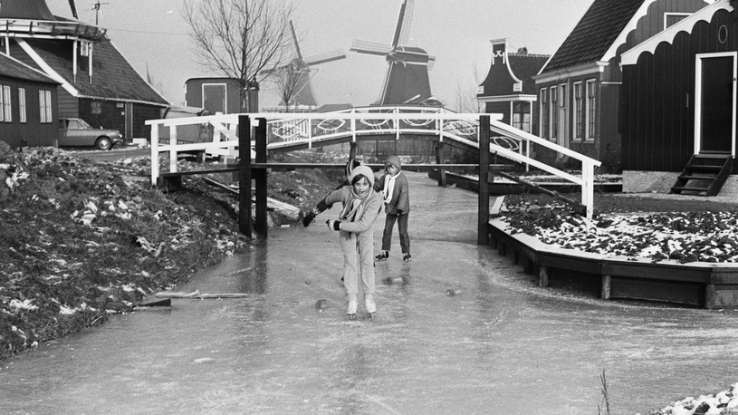 Foto: Het Nationaal Archief, Rob Mieremet/Anefo. Schaatsen in Noord-Holland 1969.